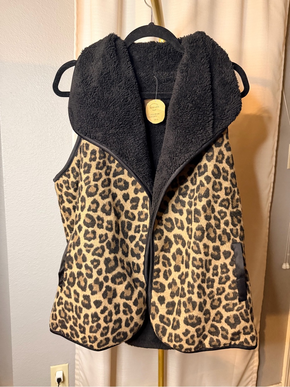 C&c Leopard Print Faux-Sherpa Reversible Vest - Black/Tan